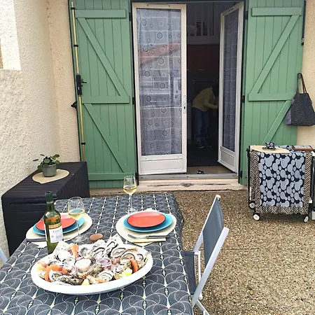 Дом отдыха Petite Maison A La Dans Naturiste