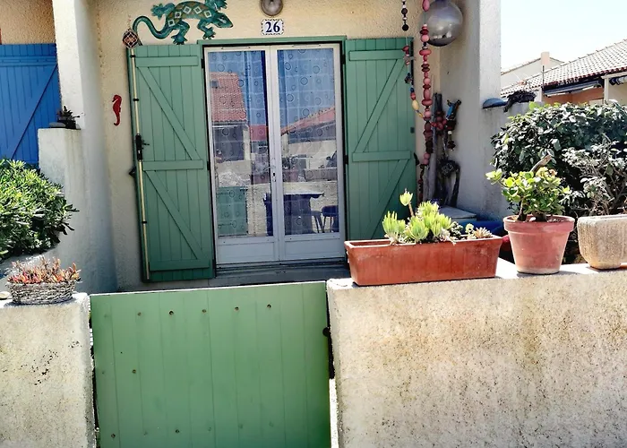 Petite Maison A La Dans Naturiste * Лёкат